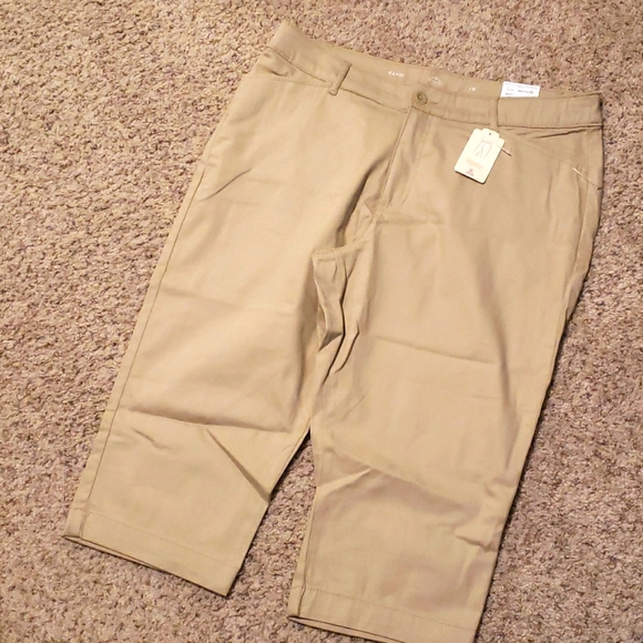 St. John's Bay Pants - Capris